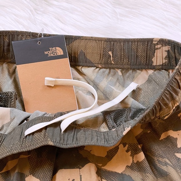 The North Face Men’s Printed Class V Pants - Picture 6 of 10